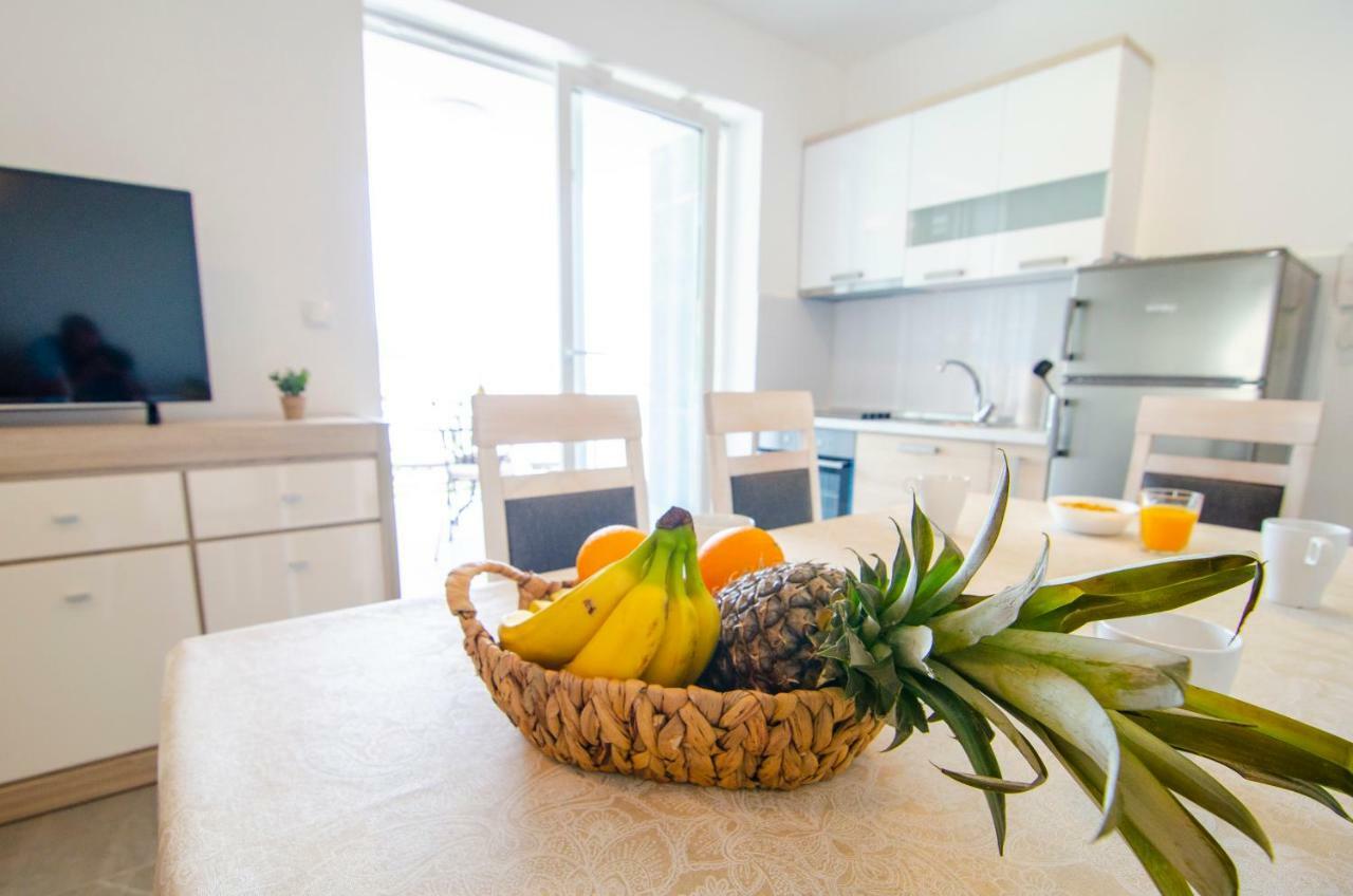 Apartments Sara 3 ボル エクステリア 写真
