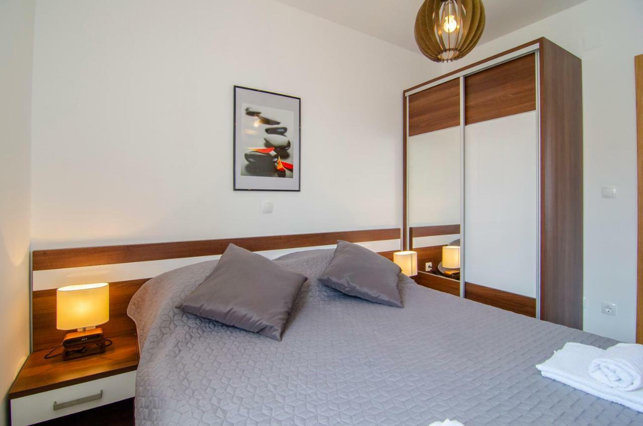 Apartments Sara 3 ボル エクステリア 写真