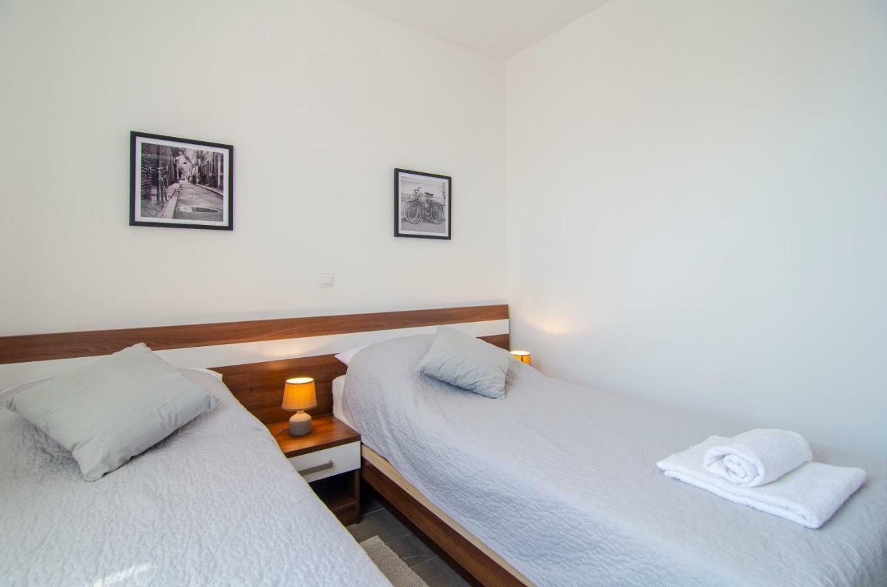 Apartments Sara 3 ボル エクステリア 写真