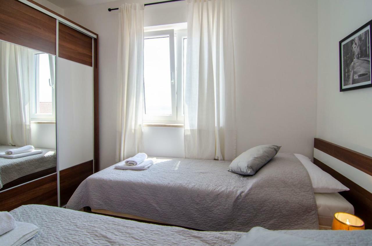 Apartments Sara 3 ボル エクステリア 写真