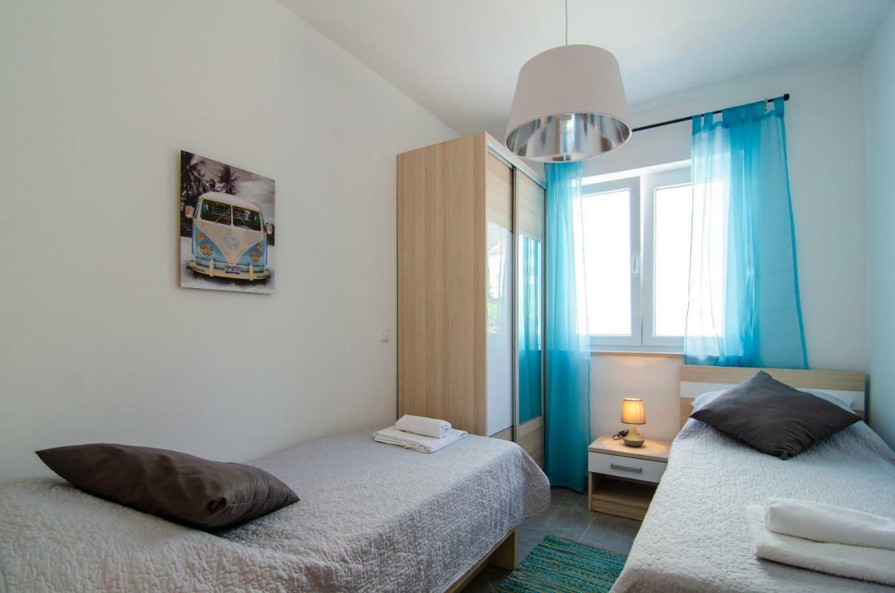 Apartments Sara 3 ボル エクステリア 写真