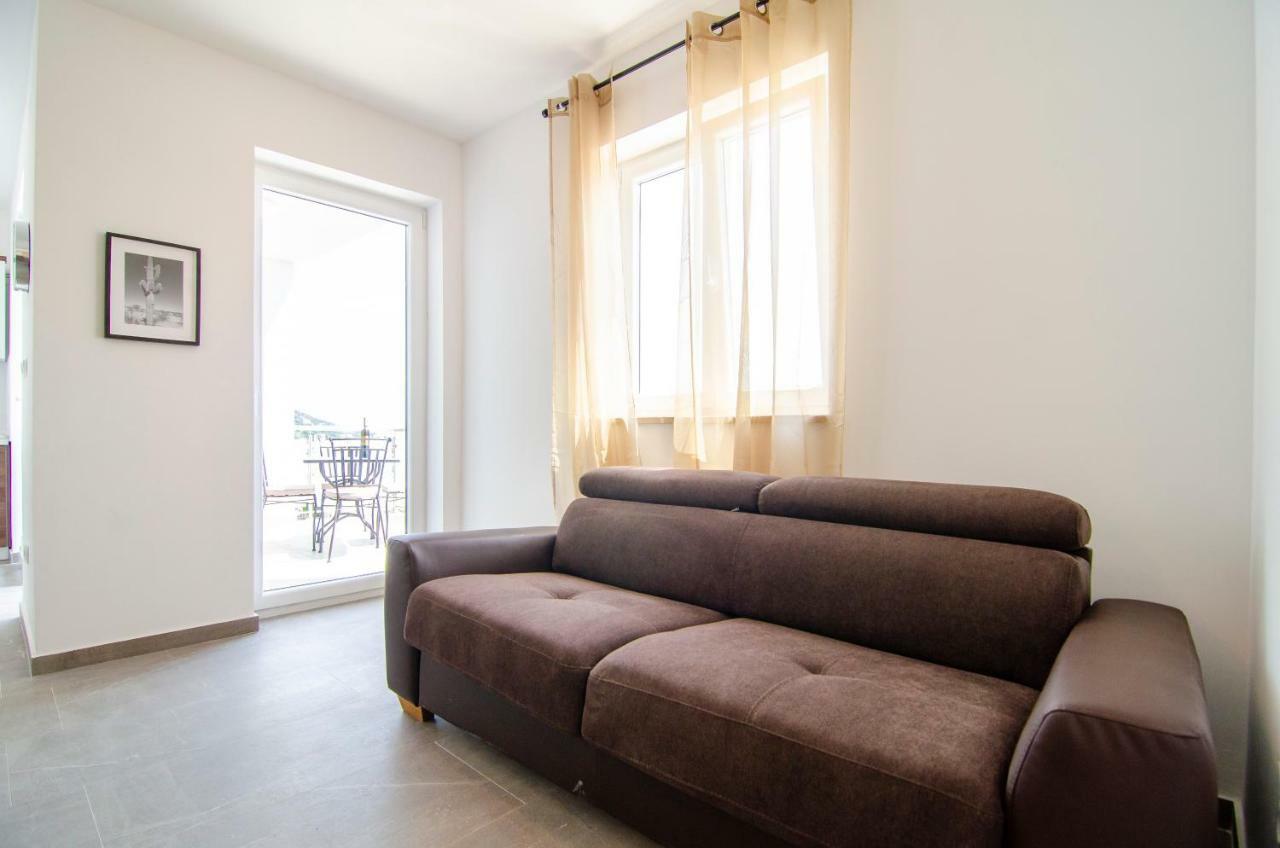 Apartments Sara 3 ボル エクステリア 写真