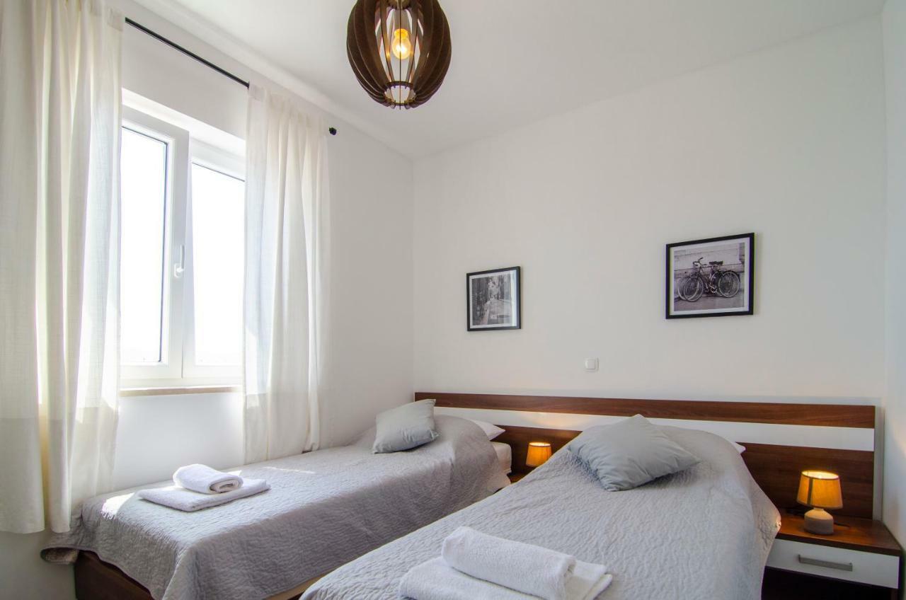 Apartments Sara 3 ボル エクステリア 写真