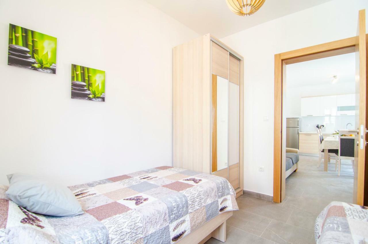 Apartments Sara 3 ボル エクステリア 写真
