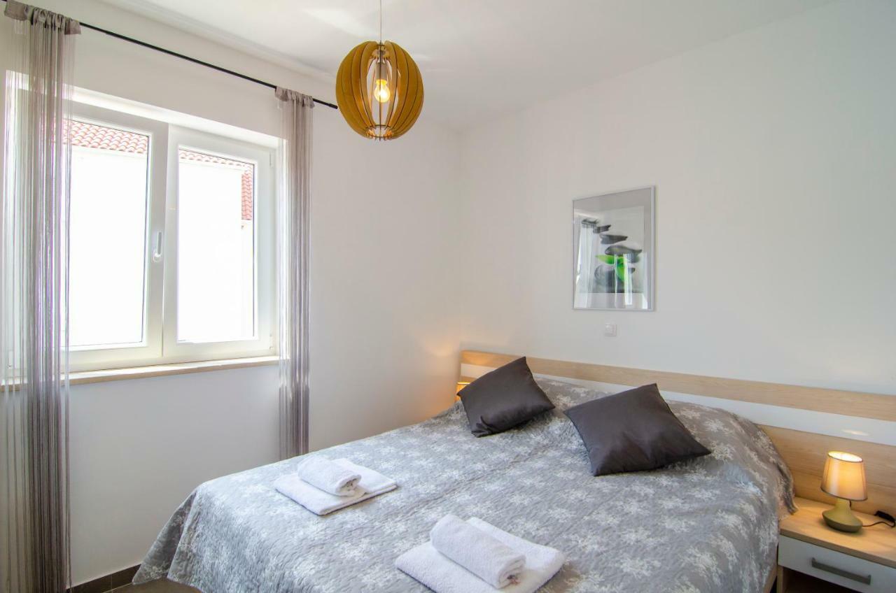 Apartments Sara 3 ボル エクステリア 写真