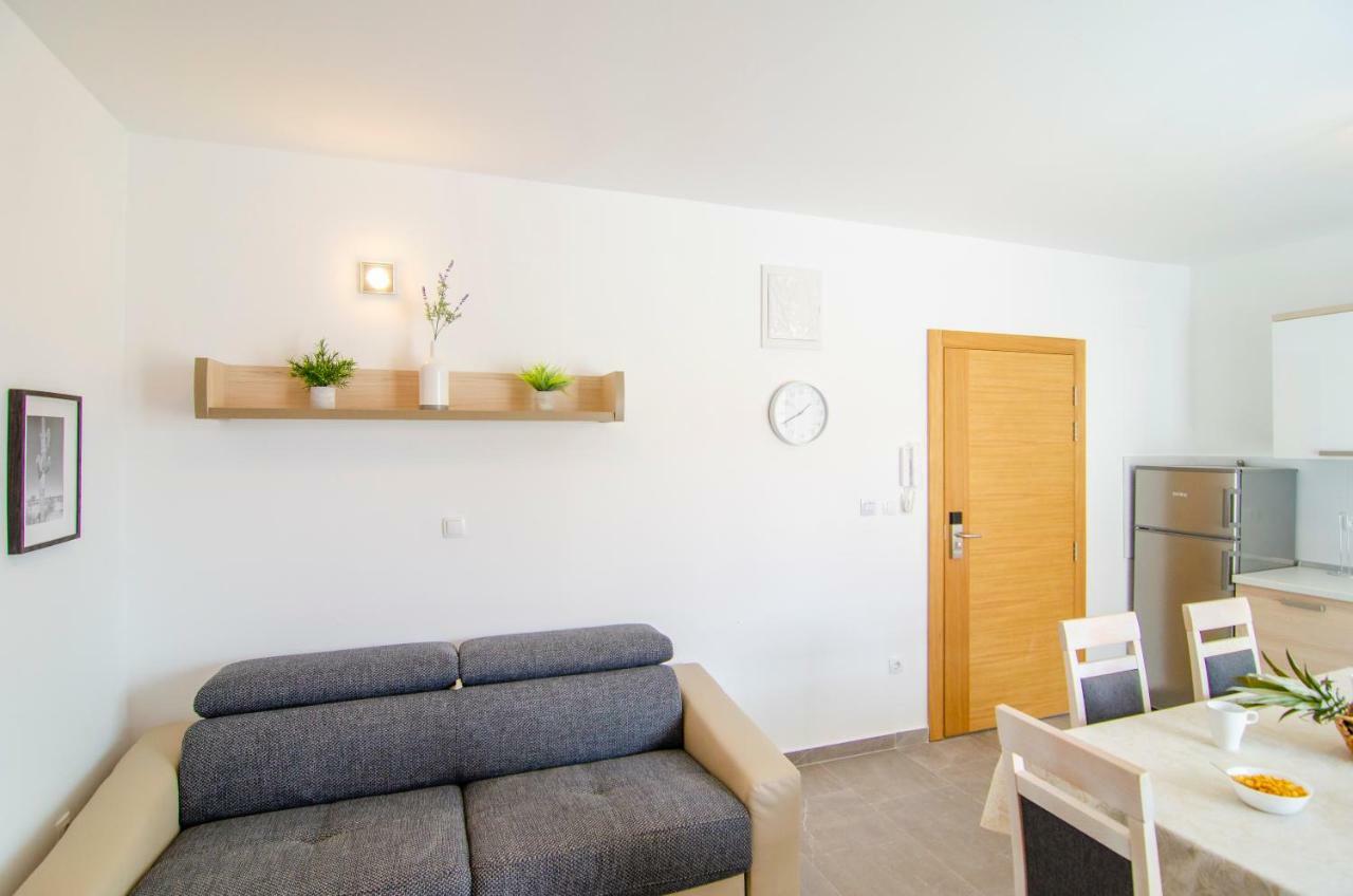 Apartments Sara 3 ボル エクステリア 写真