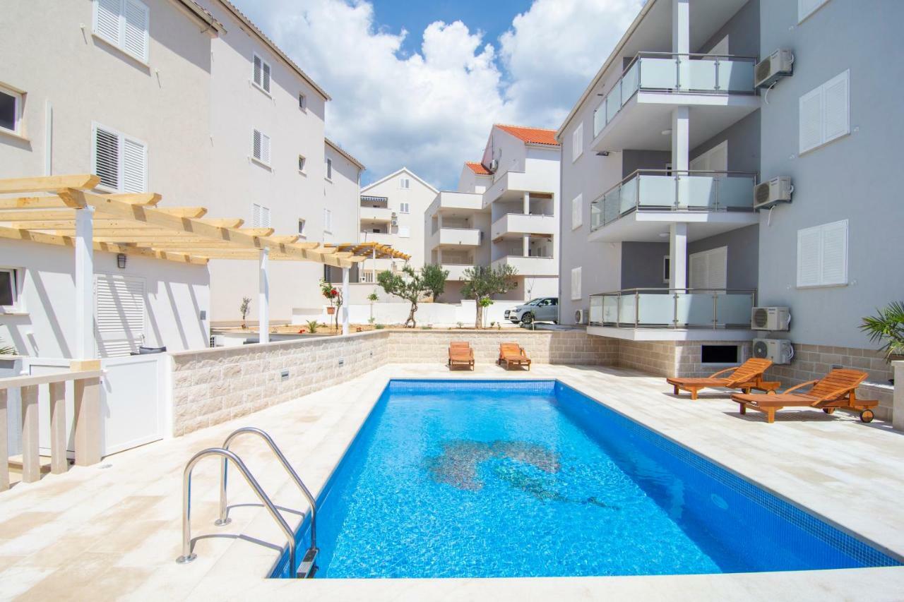 Apartments Sara 3 ボル エクステリア 写真