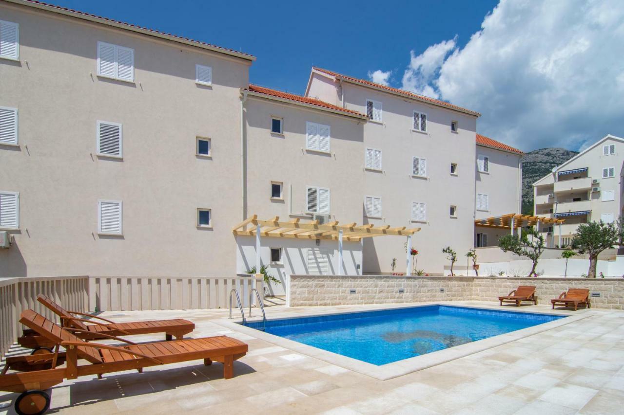 Apartments Sara 3 ボル エクステリア 写真