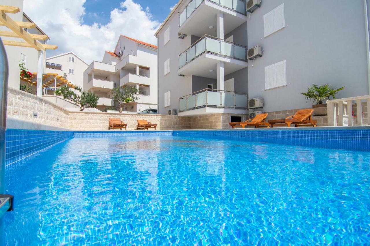 Apartments Sara 3 ボル エクステリア 写真