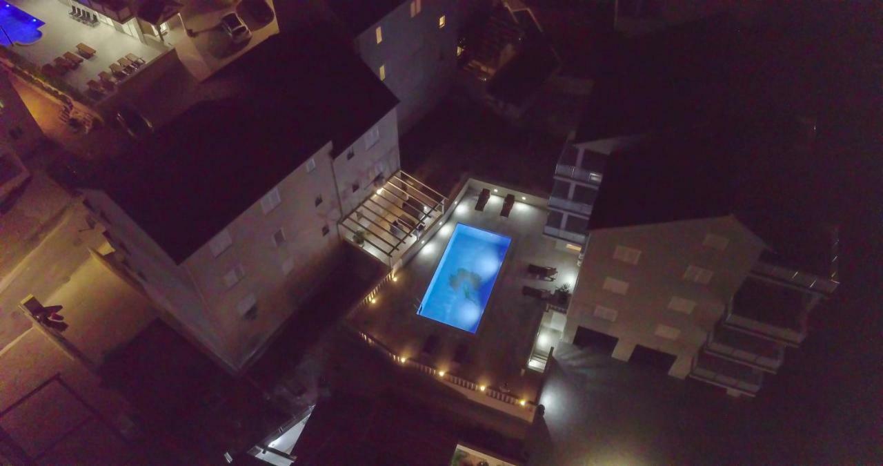 Apartments Sara 3 ボル エクステリア 写真