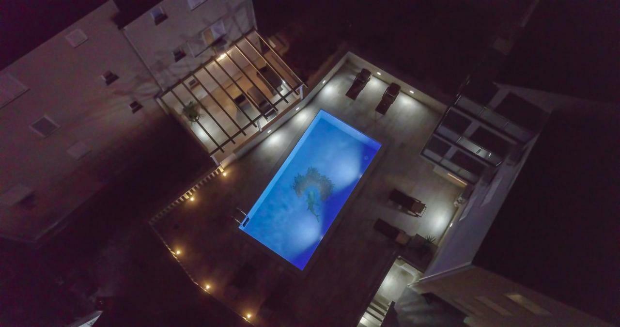 Apartments Sara 3 ボル エクステリア 写真